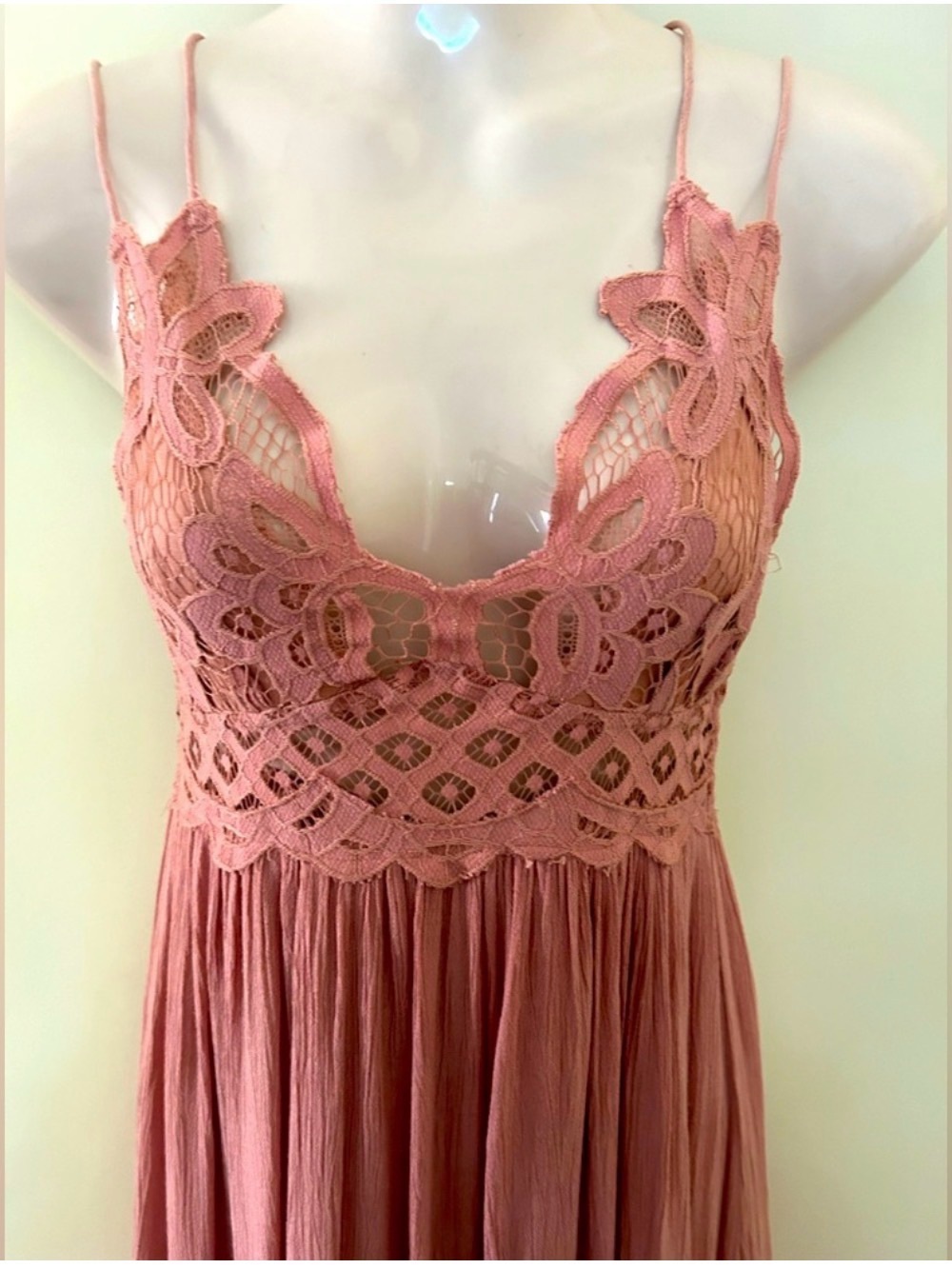 FREE PEOPLE ADELLA Maxi Lace
Slip Dress, rose pink, Size Medium - Picture 3 of 3